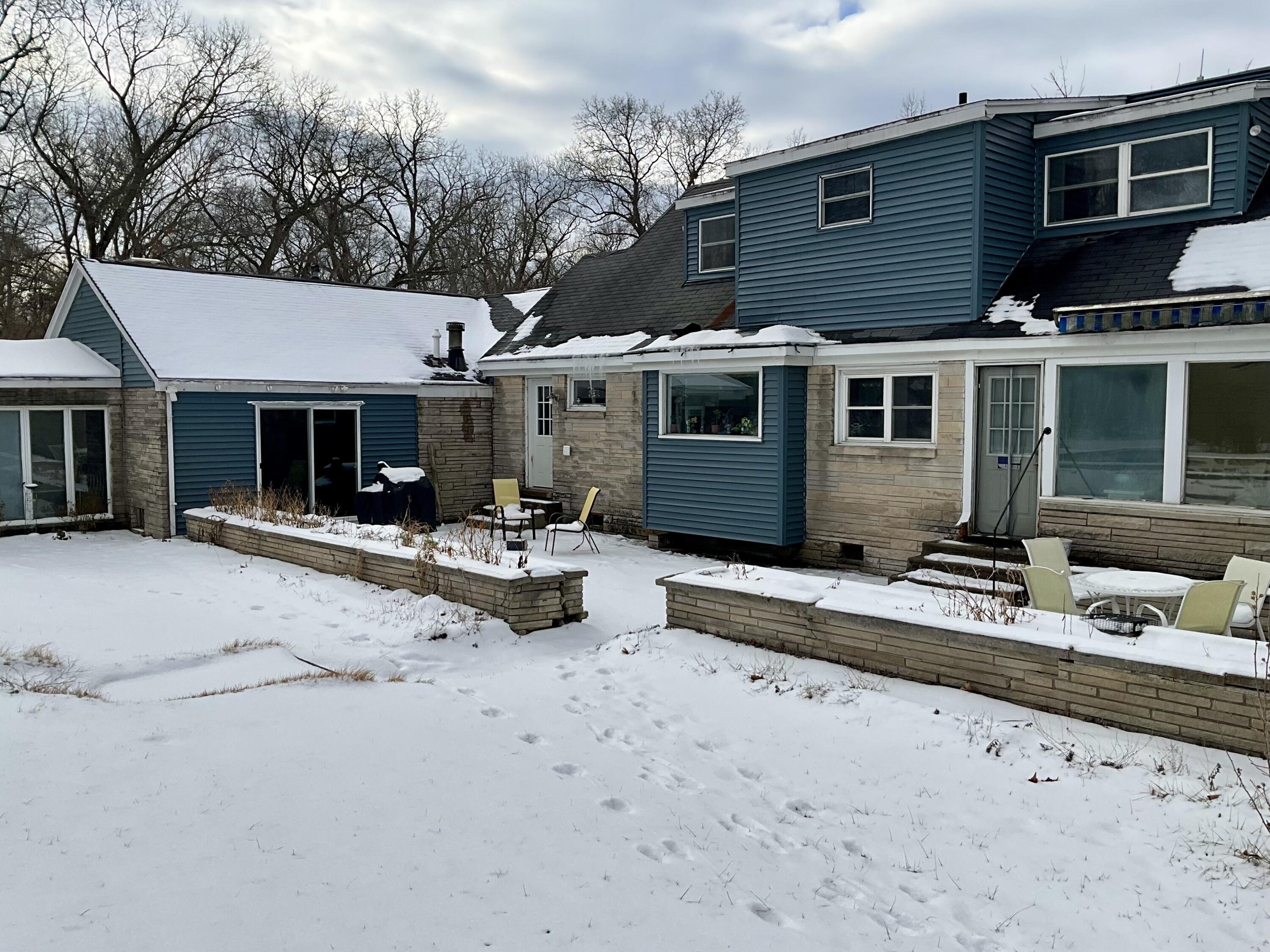 2240 South 350 East Knox, IN 46534 - Photo 101 of 103 a front view of a house with yard