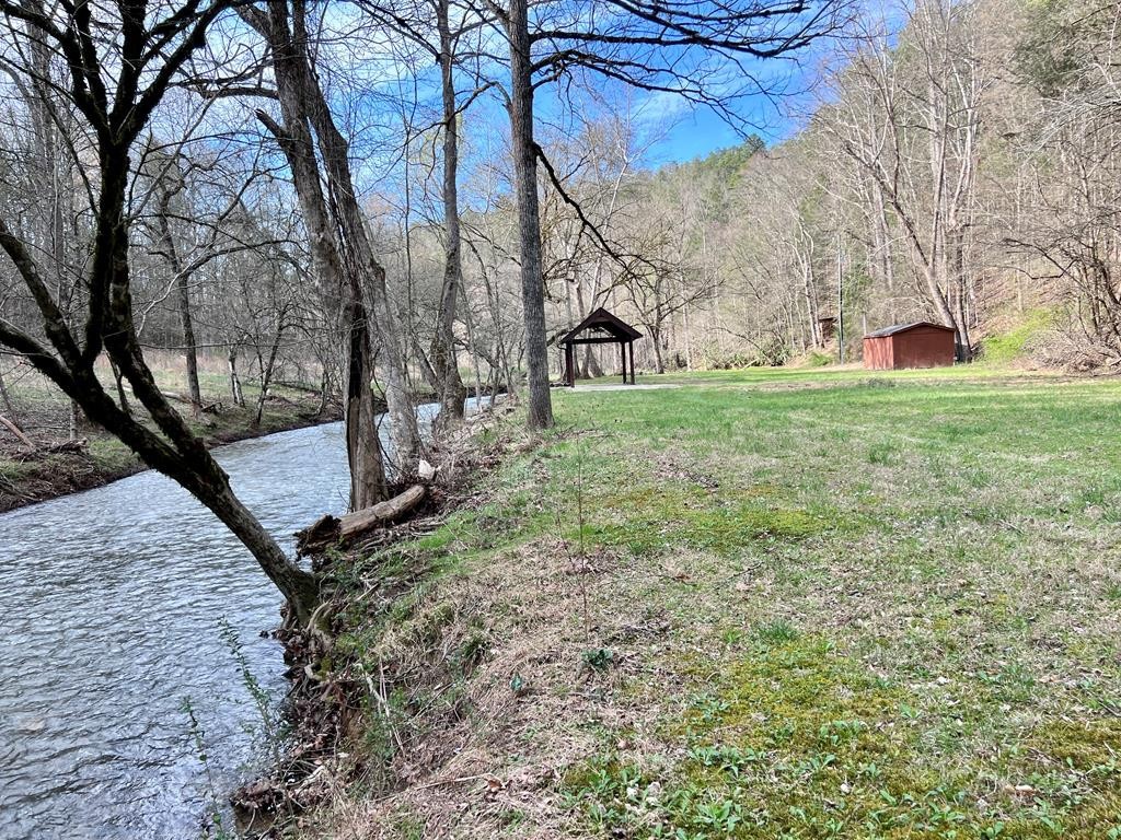 3148 Russie Gap Road Sevierville, TN 37862 - Photo 14 of 63 Gallery Image 14