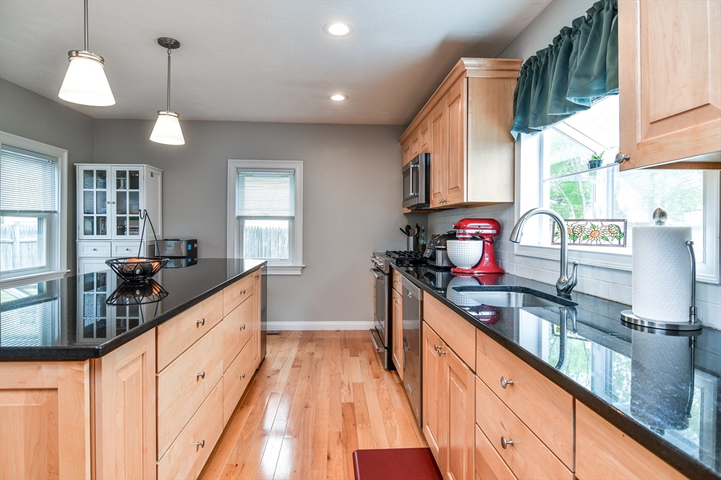4 Maple Street Natick, MA 01760 - Photo 8 of 28