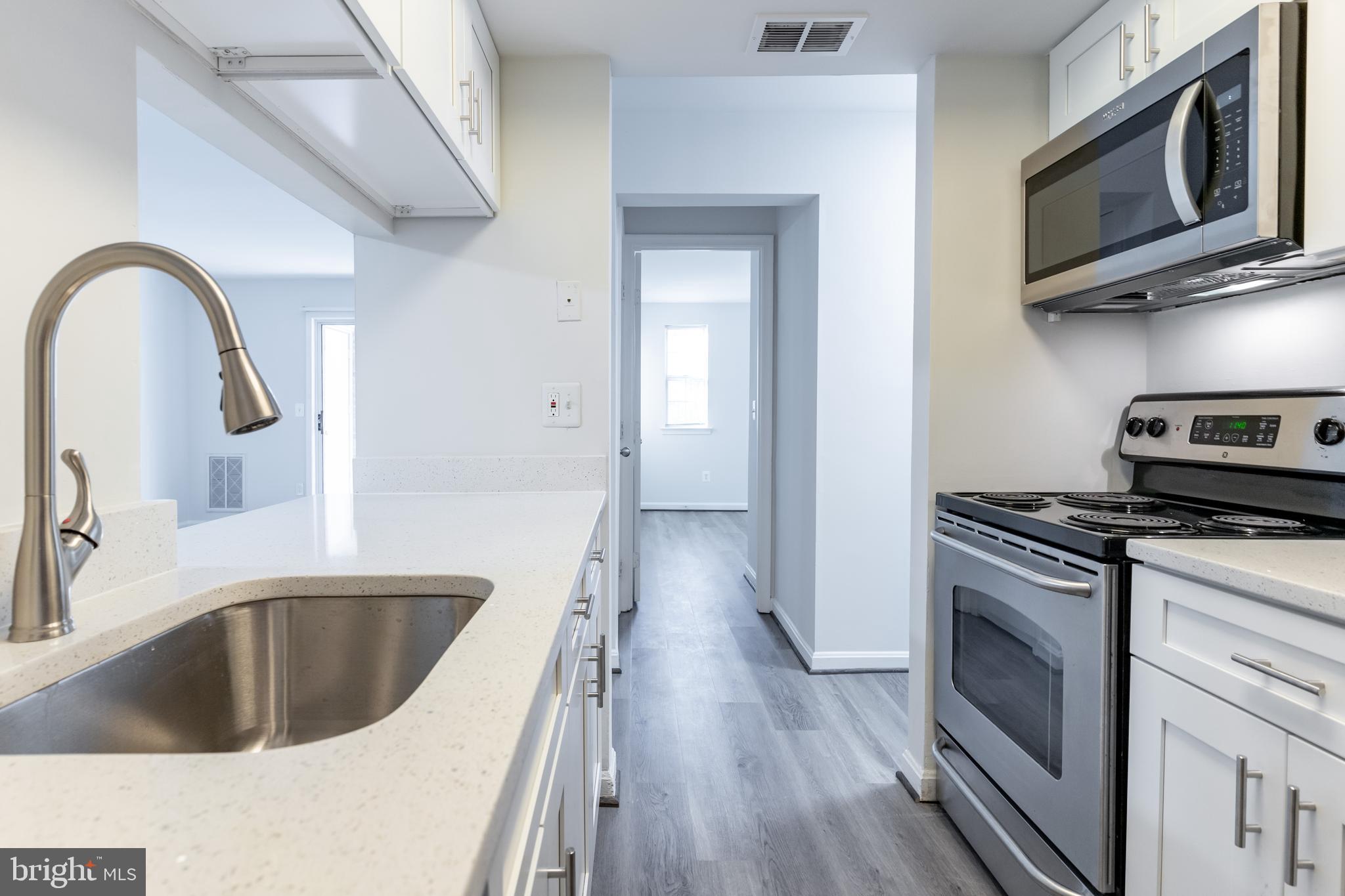 14901 Rydell Road, Unit B2 Centreville, VA 20121 - Photo 6 of 38