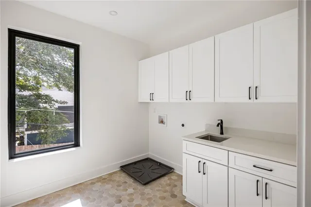 $889,955 | 109 Flora Avenue Northeast, Atlanta, GA 30307