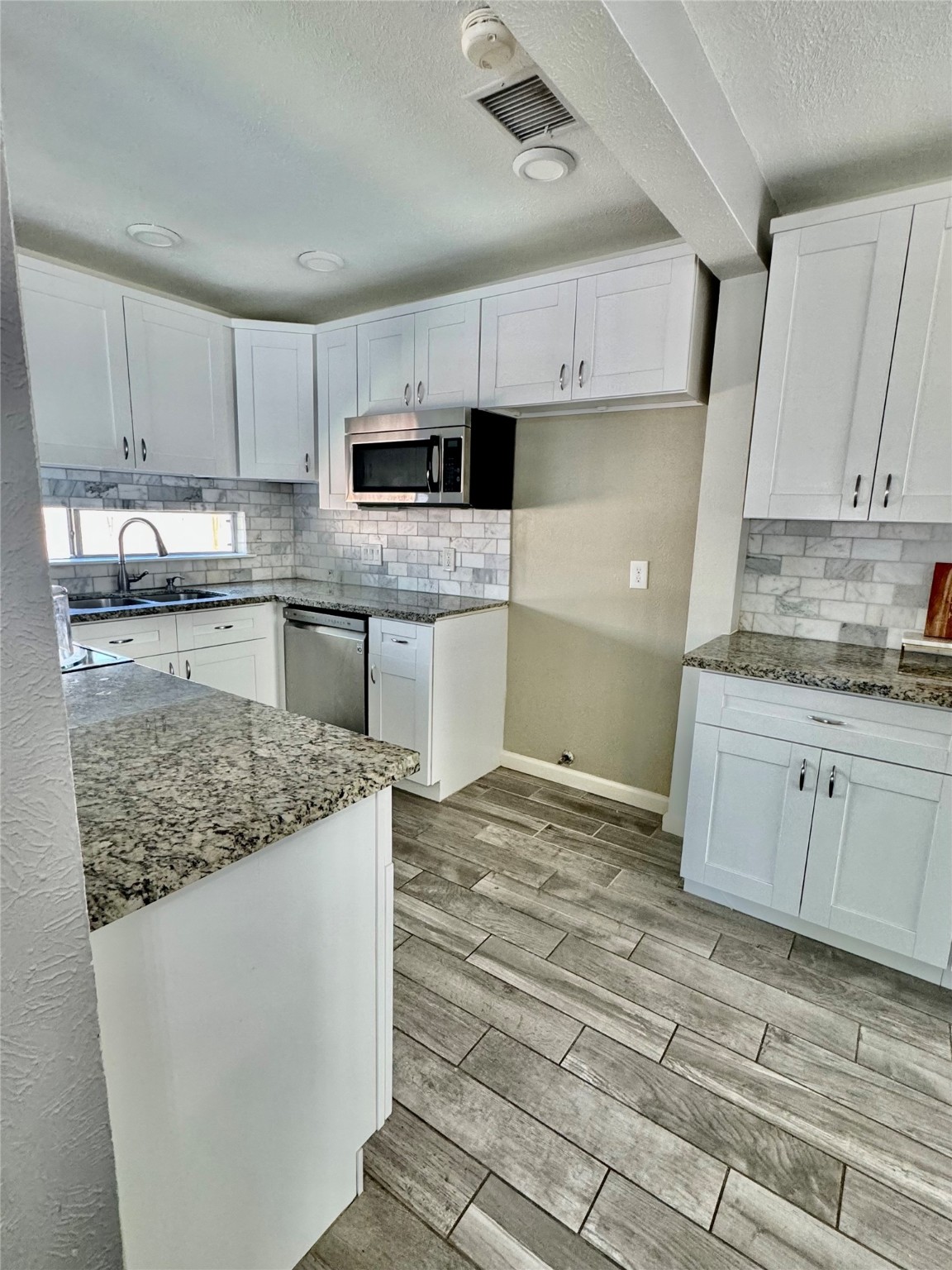 2206 Sunset Trail Sugar Land, TX 77478 - Photo 2 of 18