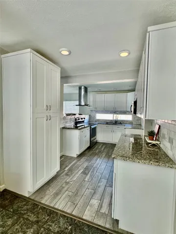 $1,990 | 2206 Sunset Trail, Sugar Land, TX 77478