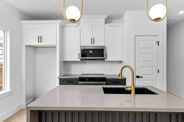 $1,975 | 2316 McKee Street, Unit A, Houston, TX 77009