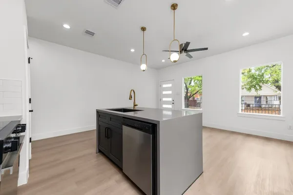 $1,975 | 2316 McKee Street, Unit A, Houston, TX 77009