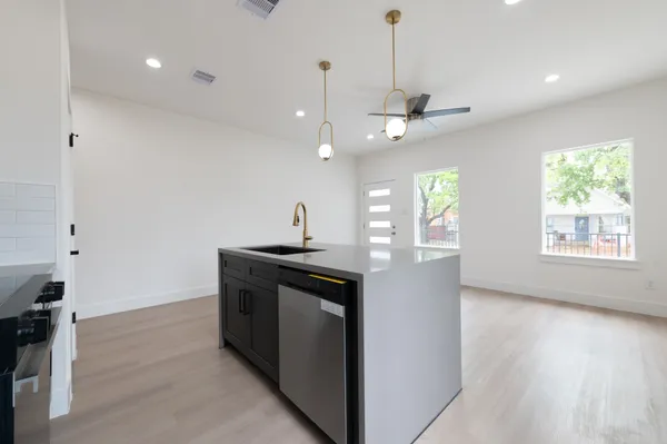 $1,975 | 2316 McKee Street, Unit A, Houston, TX 77009