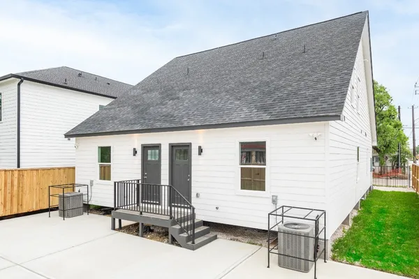 $1,975 | 2316 McKee Street, Unit A, Houston, TX 77009