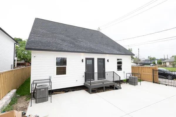 $1,975 | 2316 McKee Street, Unit A, Houston, TX 77009