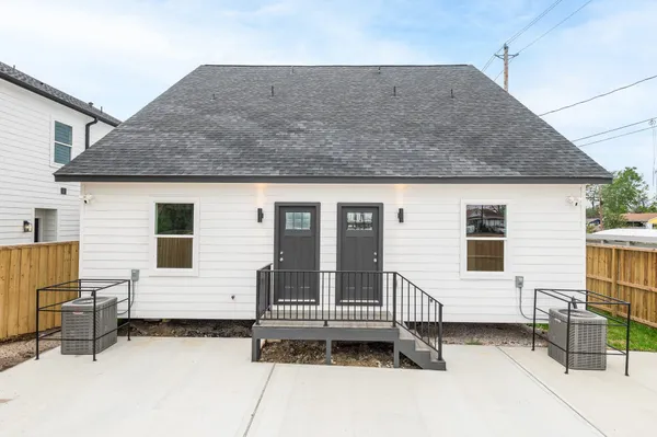 $1,975 | 2316 McKee Street, Unit A, Houston, TX 77009