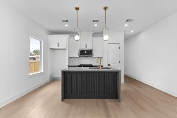 $1,975 | 2316 McKee Street, Unit A, Houston, TX 77009