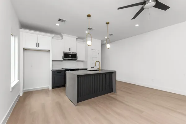 $1,975 | 2316 McKee Street, Unit A, Houston, TX 77009