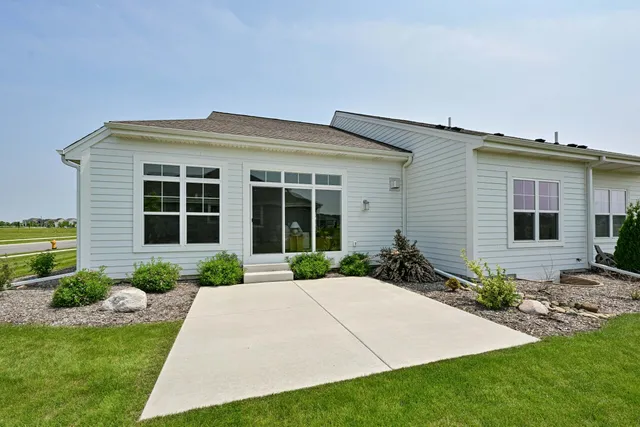 $599,000 | 1320 Prairie Creek Boulevard, Unit 2, Oconomowoc, WI 53066