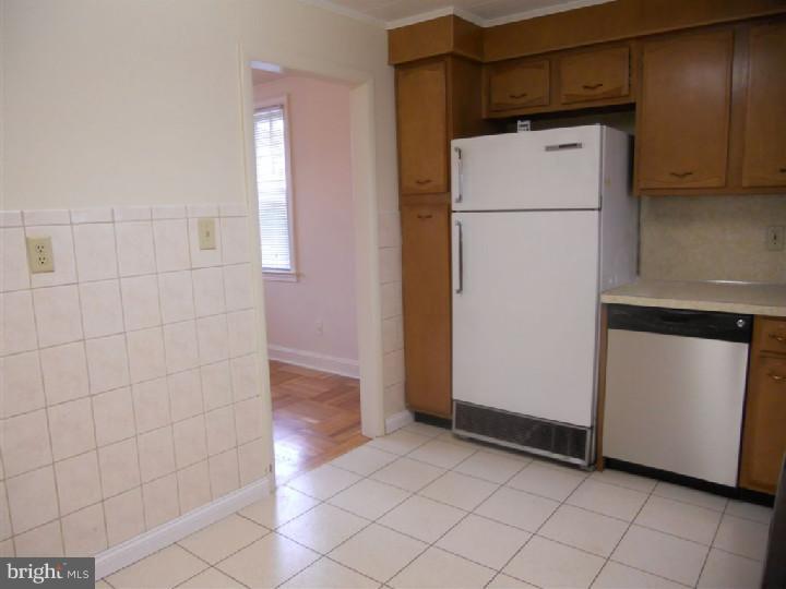 402 Locust Road Wayne, PA 19087 - Photo 6 of 12 Kitchen