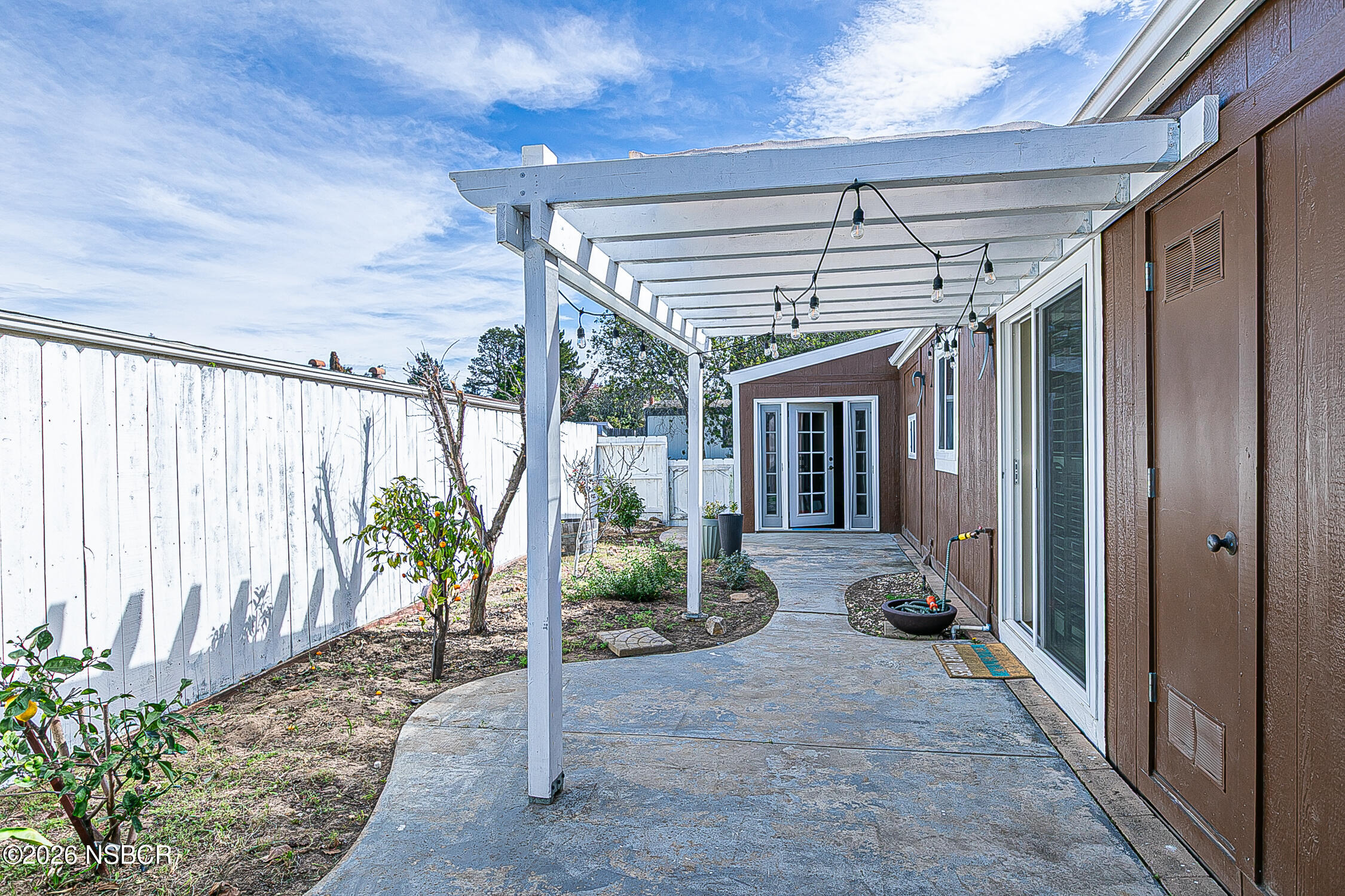 3985 Chatham Way Santa Maria, CA 93455 - Photo 20 of 22 a porch with seating space