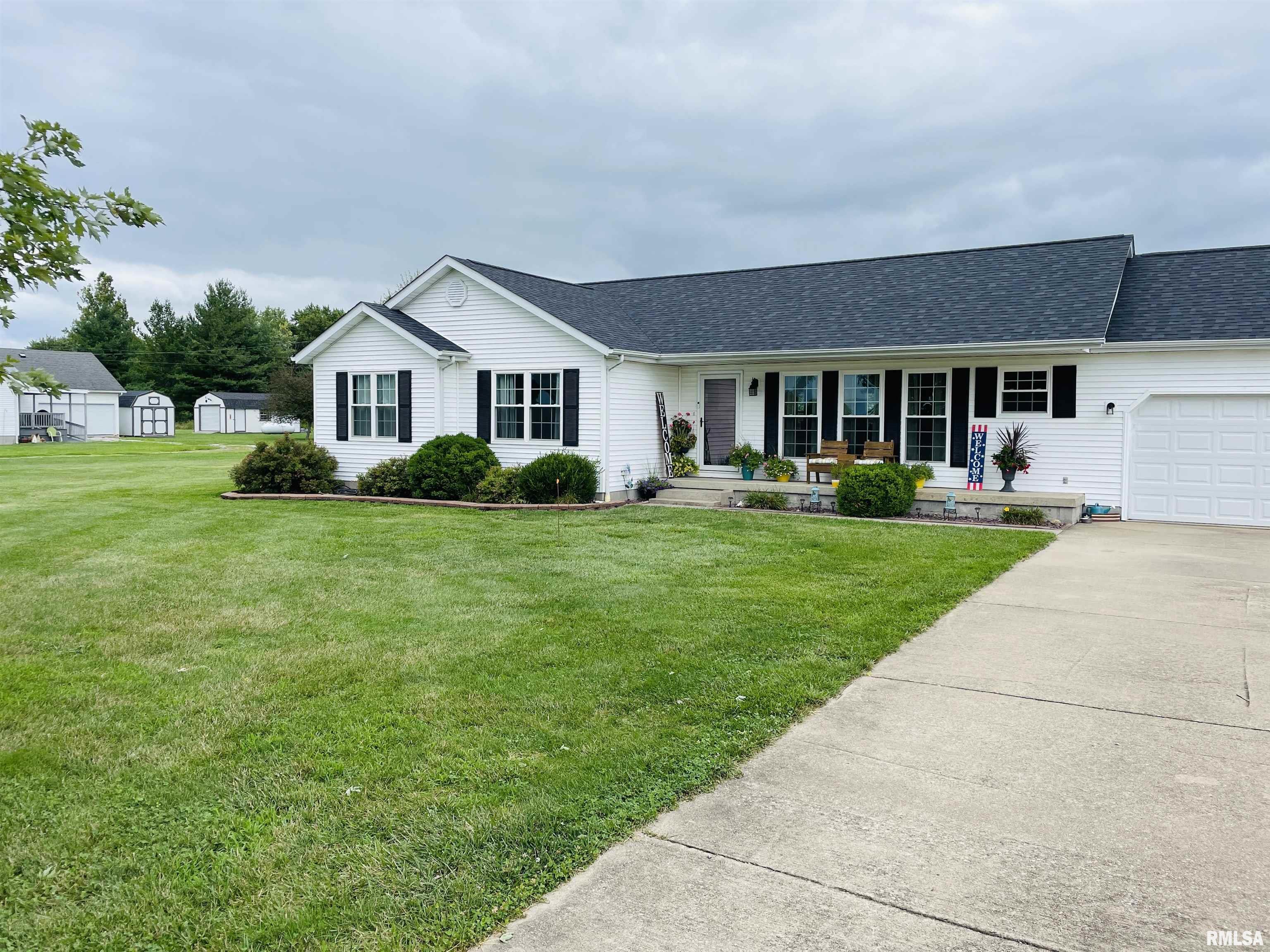 4460 County Farm Road Salem, IL 62881 - Photo 2 of 38
