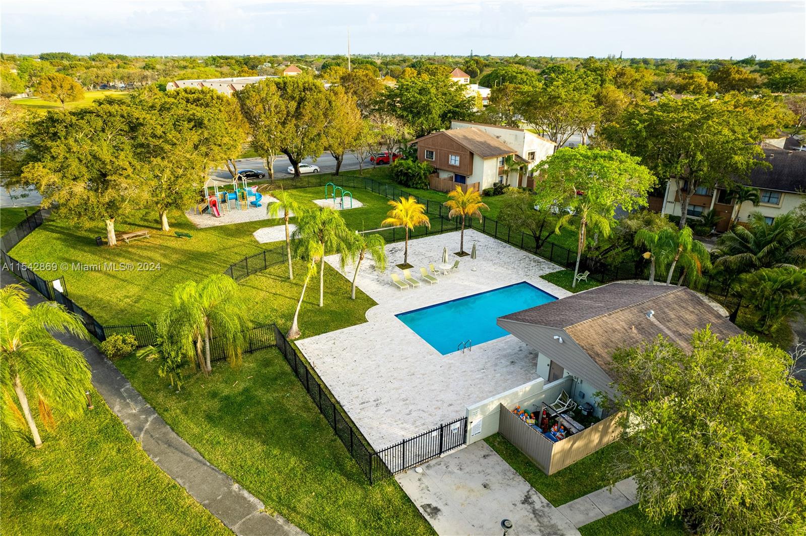 11549 Southwest 109th Road, Unit 27D Miami, FL 33176 - Photo 28 of 29 Gallery Image 28