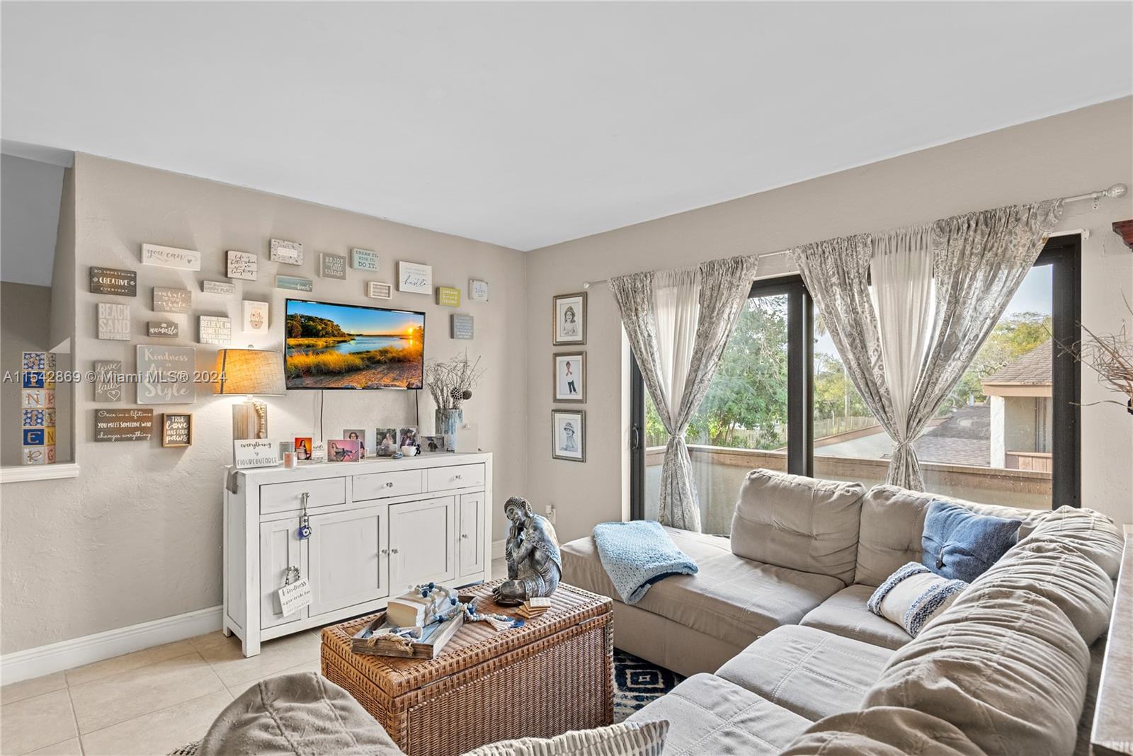 11549 Southwest 109th Road, Unit 27D Miami, FL 33176 - Photo 4 of 29 Gallery Image 4