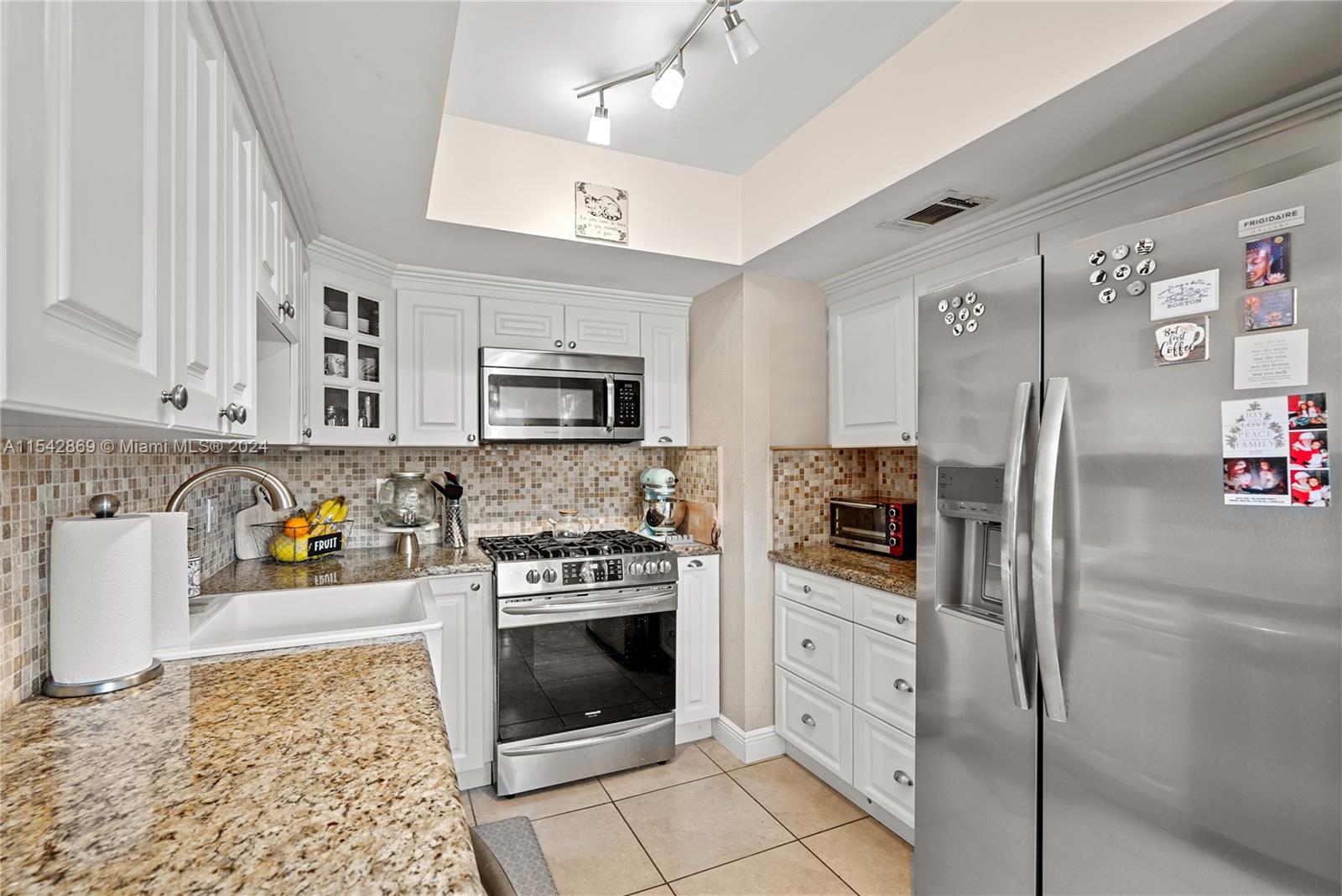 11549 Southwest 109th Road, Unit 27D Miami, FL 33176 - Photo 8 of 29 Gallery Image 8