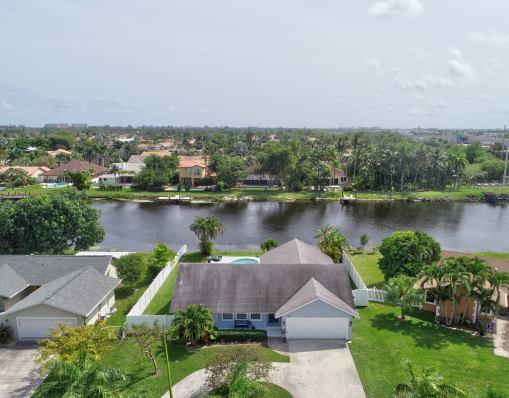 1520 Cormorant Road Delray Beach, FL 33444 - Photo 4 of 35 Front