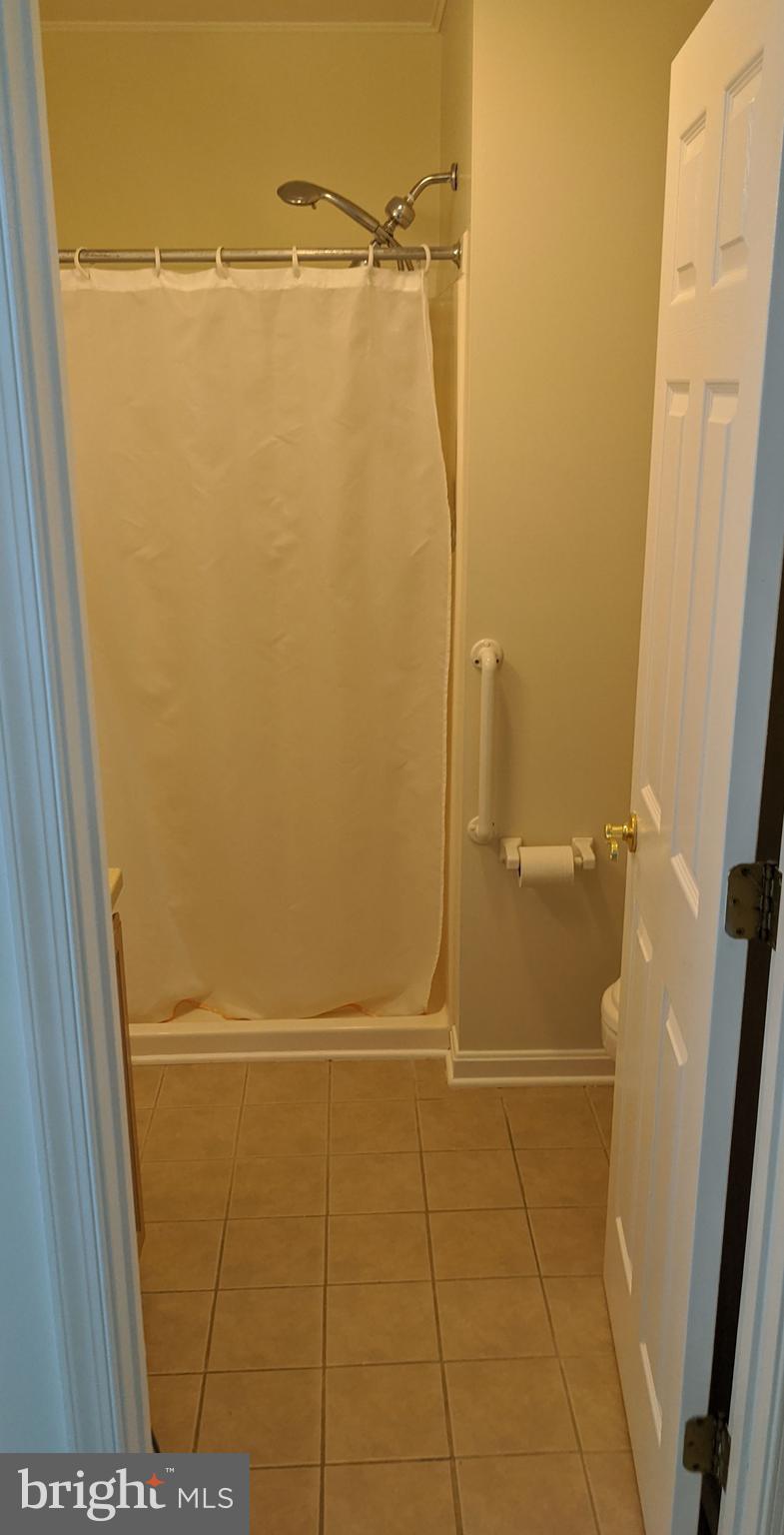 130 Taylor Road Centreville, MD 21617 - Photo 14 of 39 FULL HALLWAY BATH
