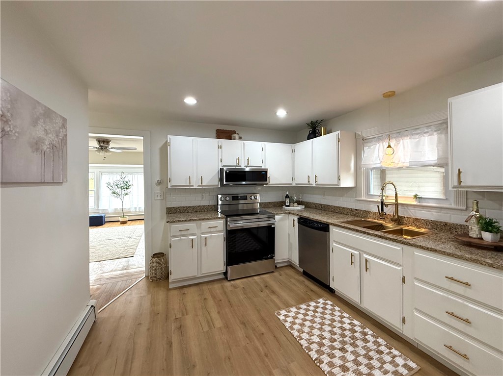 461 River Road Lincoln, RI 02865 - Photo 6 of 30 Eat-in Kitchen