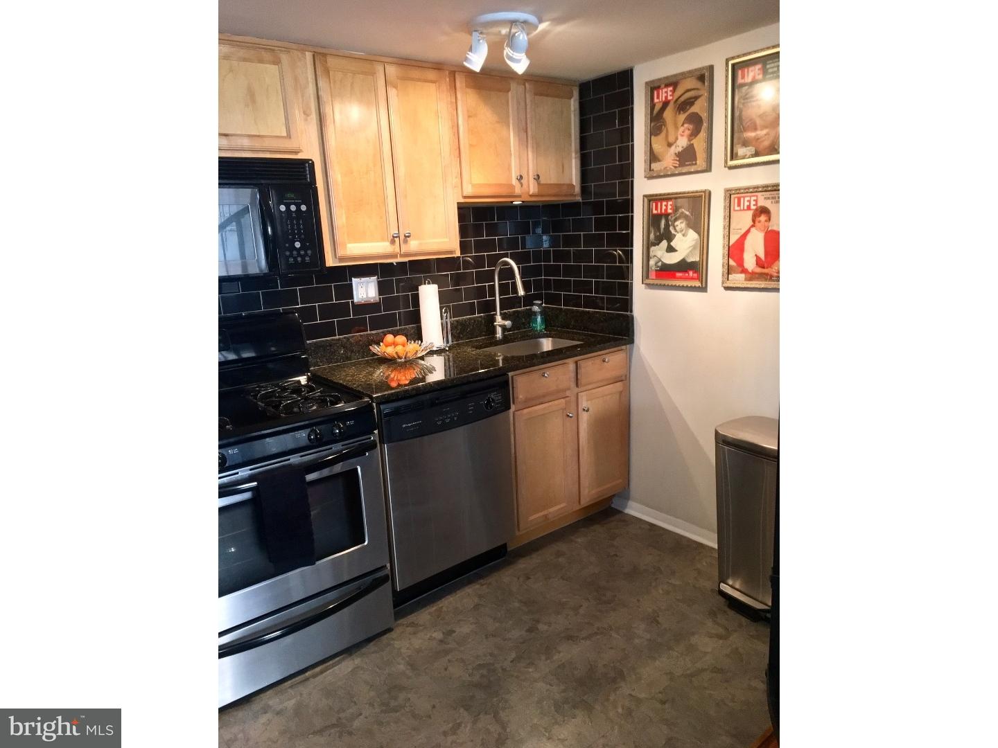 1029-33 Spruce Street, Unit 304 Philadelphia, PA 19107 - Photo 4 of 22 Kitchen