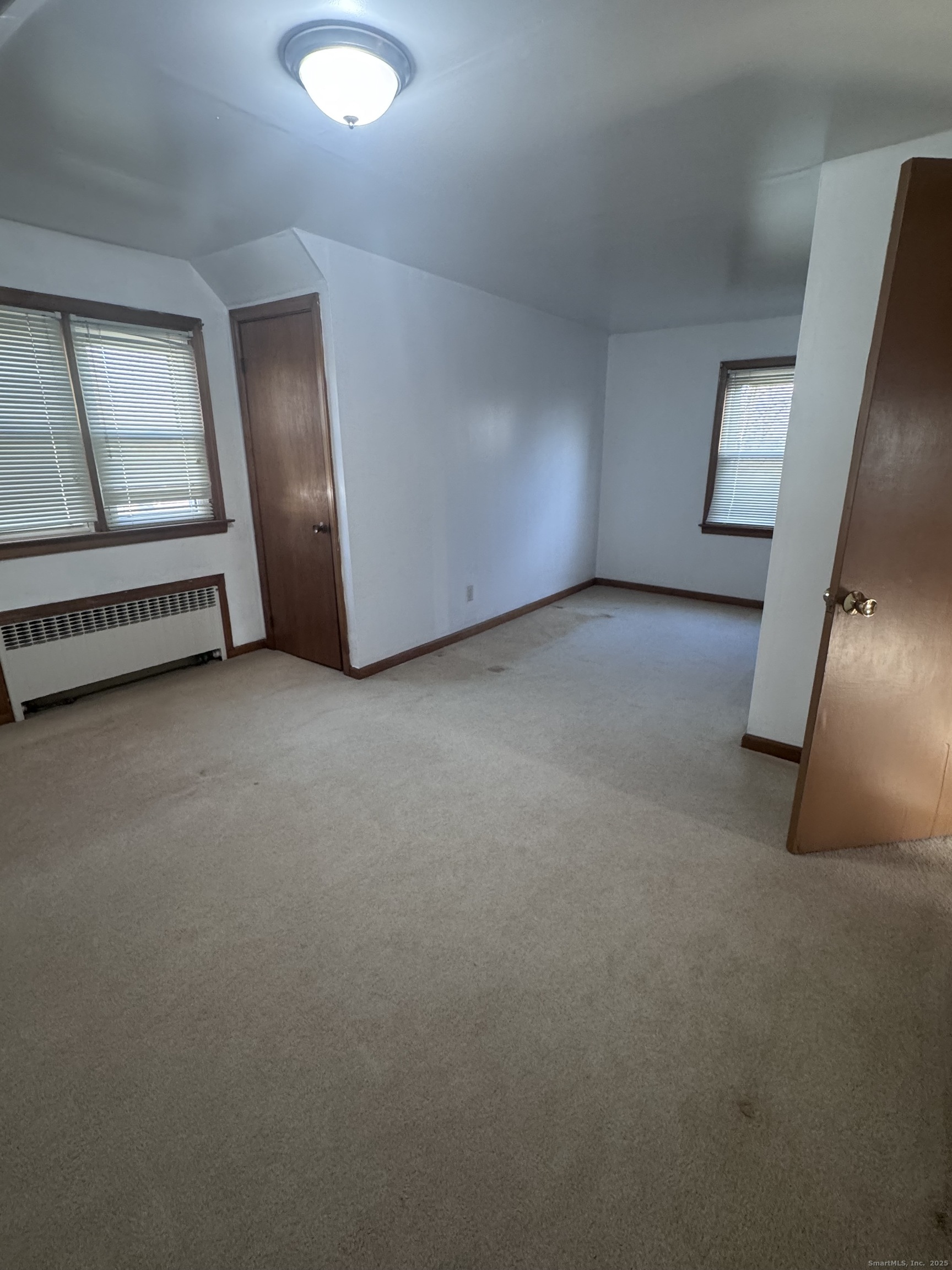 212 Dayton Road Bridgeport, CT 06606 - Photo 6 of 14