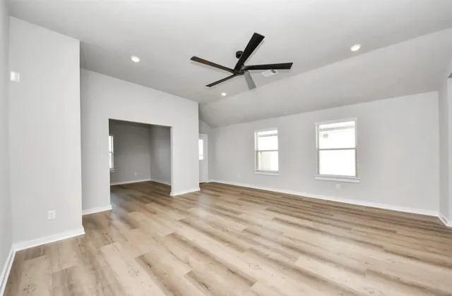 $369,888 | 8331 Amethyst Valley Lane, Angleton, TX 77515