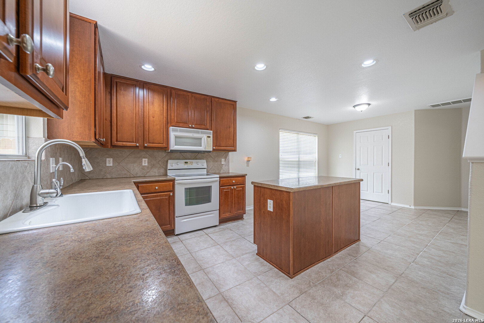 117 Rhew Place Cibolo, TX 78108 - Photo 14 of 35