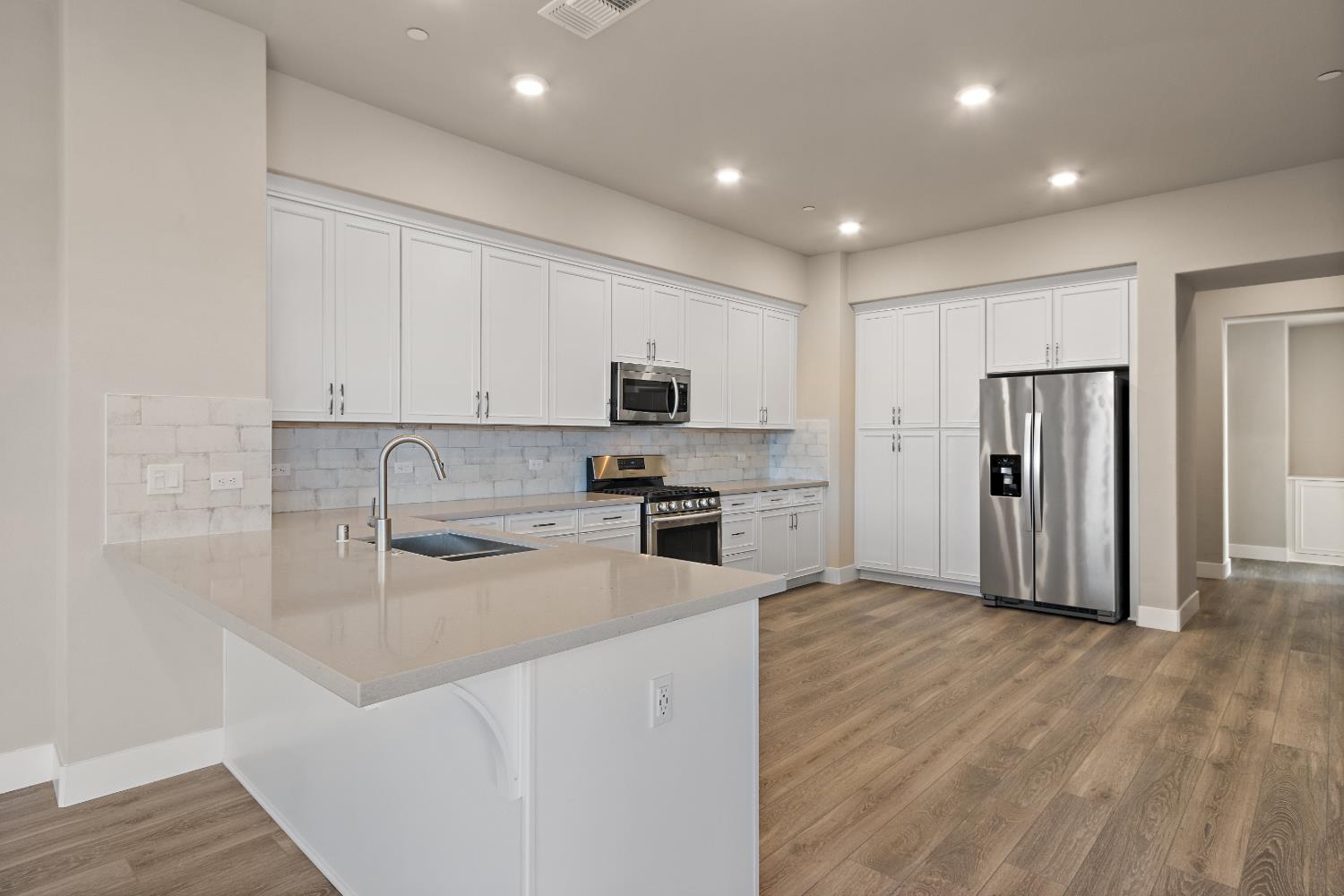 1661 Spring Street, Unit 444 Davis, CA 95616 - Photo 15 of 51 Gallery Image 15
