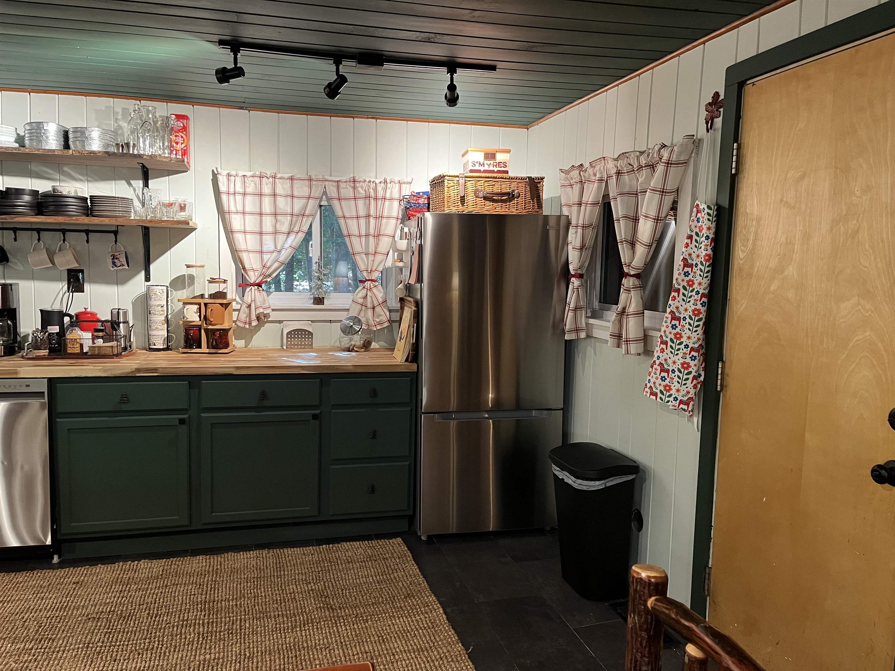 645 Stratton Arlington Road Wardsboro, VT 05360 - Photo 11 of 39