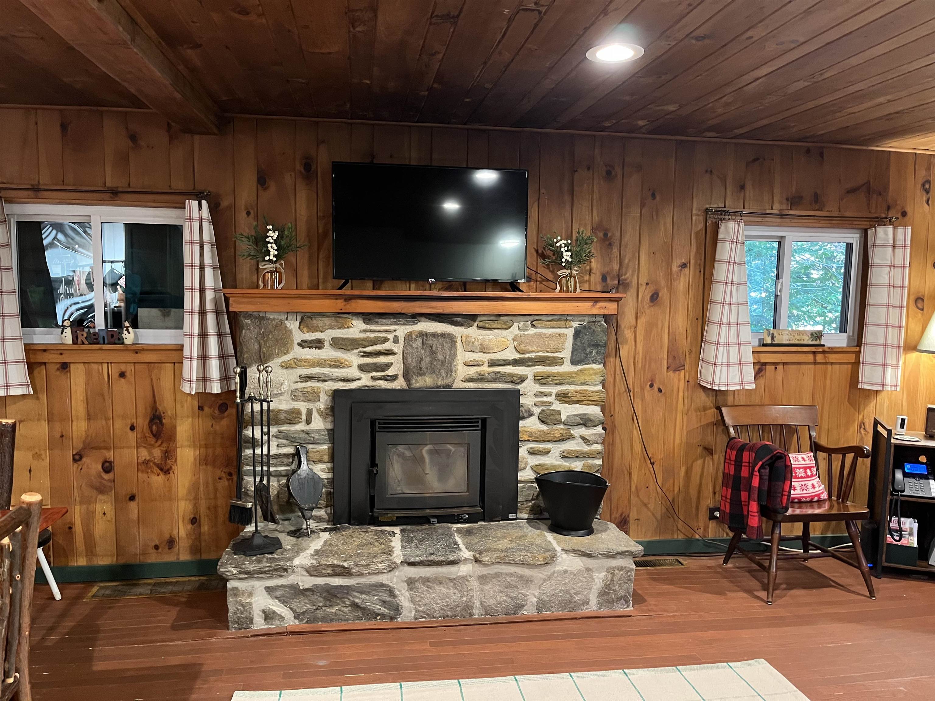 645 Stratton Arlington Road Wardsboro, VT 05360 - Photo 17 of 39