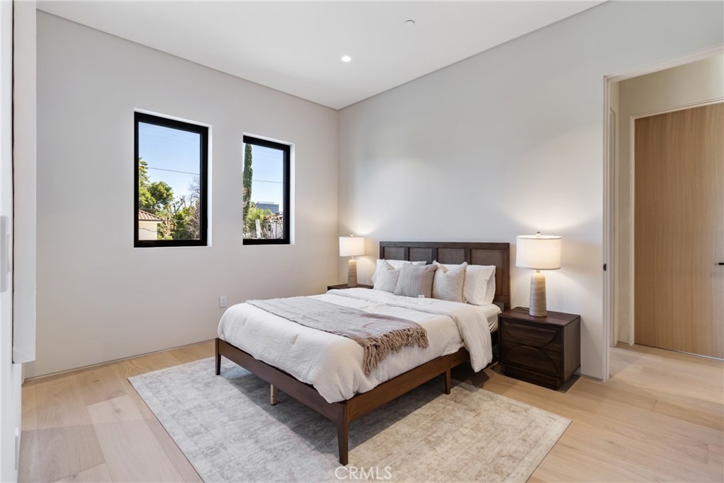 15721 Addison Street Encino, CA 91436 - Photo 55 of 69