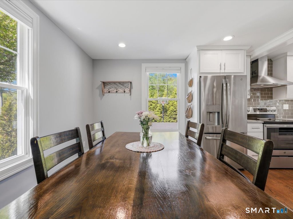 131 Oronoque Road Milford, CT 06461 - Photo 11 of 40