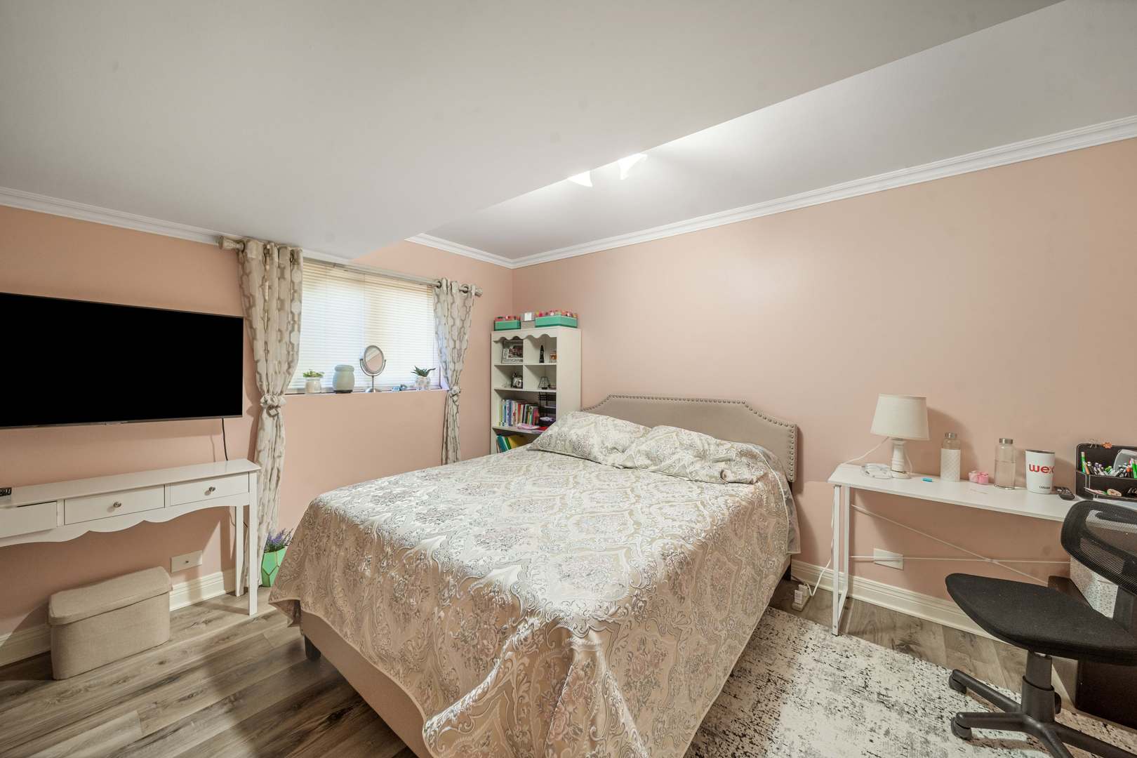 5N750 Medinah Road Medinah, IL 60157 - Photo 25 of 53 a spacious bedroom with a bed and a flat screen tv