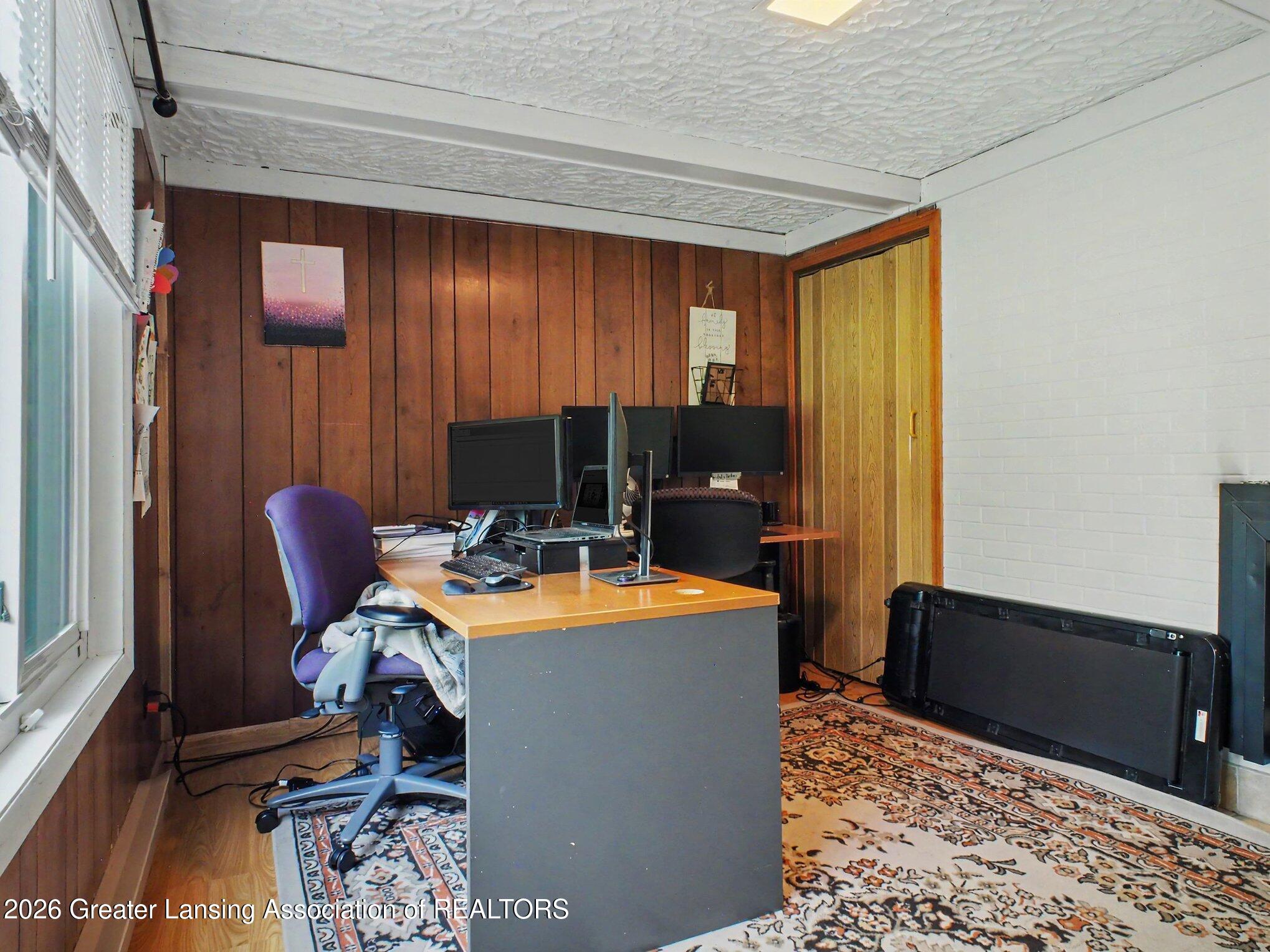 805 Dryer Farm Road Lansing, MI 48917 - Photo 15 of 37