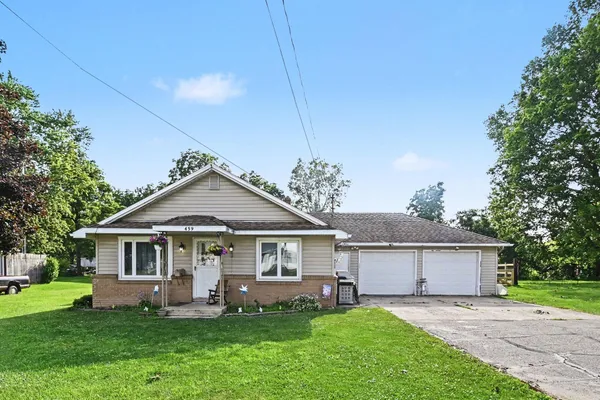 $224,900 | 459 Evans Street, Jonesville, MI 49250