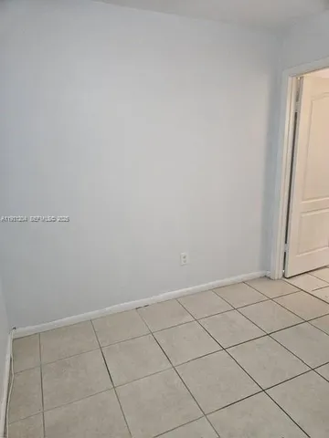 a view of a utility room