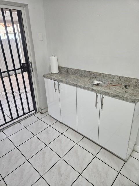 7211 West 24th Avenue, Unit 2304 Hialeah, FL 33016 - Photo 9 of 35 a view of a utility room with washer and dryer