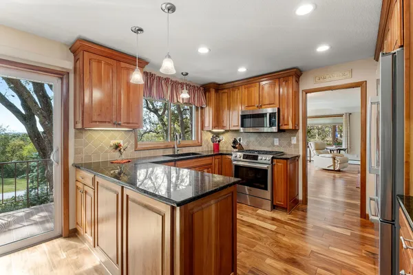 $549,900 | 1800 Hiawatha Court Northeast, Rochester, MN 55906