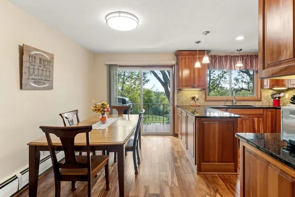 $549,900 | 1800 Hiawatha Court Northeast, Rochester, MN 55906