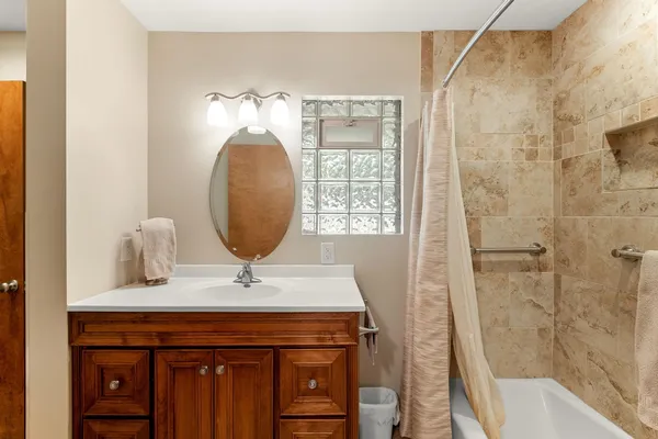 $549,900 | 1800 Hiawatha Court Northeast, Rochester, MN 55906