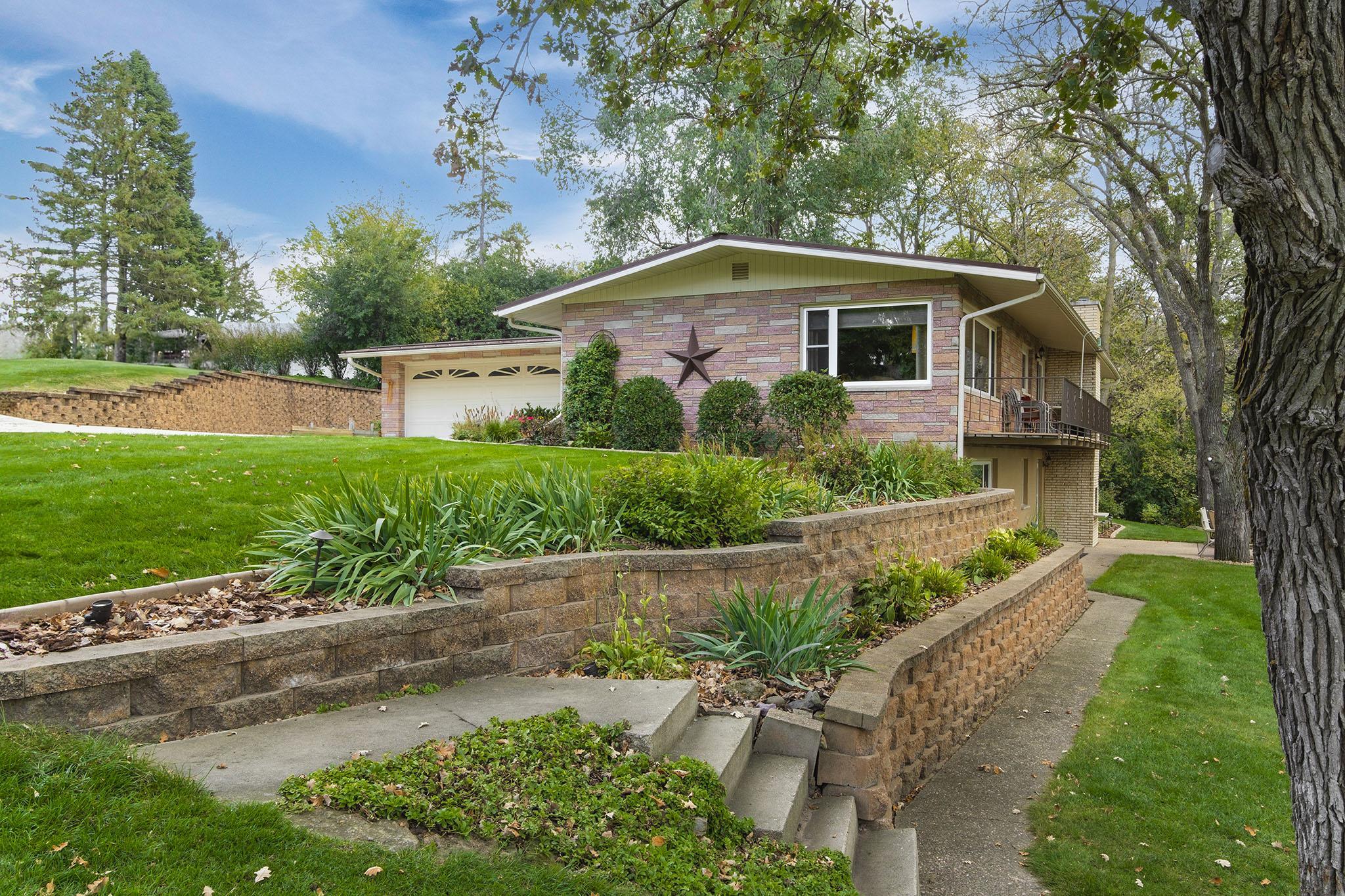 1800 Hiawatha Court Northeast Rochester, MN 55906 - Photo 3 of 66