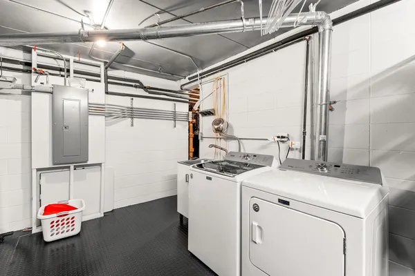 $549,900 | 1800 Hiawatha Court Northeast, Rochester, MN 55906