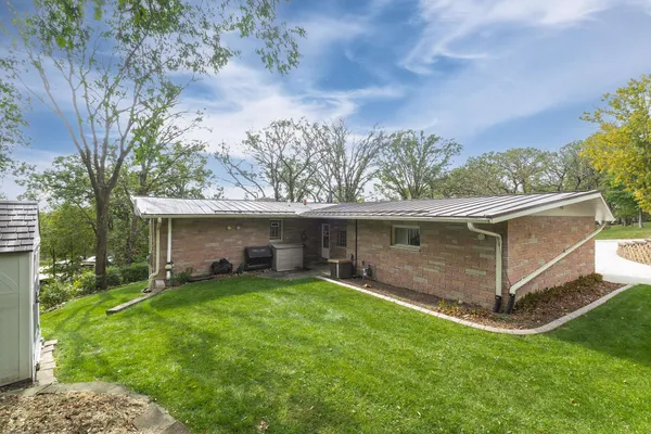 $549,900 | 1800 Hiawatha Court Northeast, Rochester, MN 55906