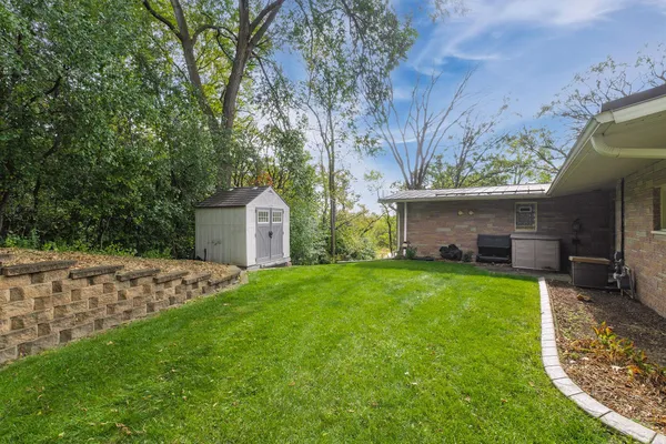 $549,900 | 1800 Hiawatha Court Northeast, Rochester, MN 55906