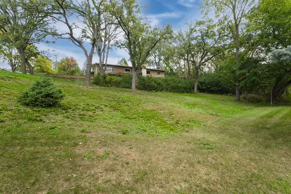 $549,900 | 1800 Hiawatha Court Northeast, Rochester, MN 55906