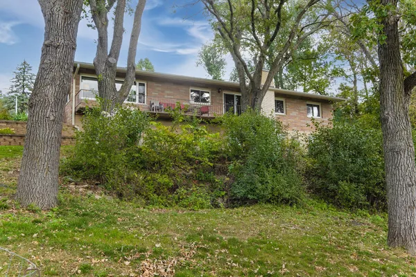 $549,900 | 1800 Hiawatha Court Northeast, Rochester, MN 55906