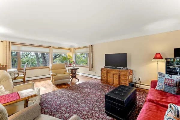 $549,900 | 1800 Hiawatha Court Northeast, Rochester, MN 55906