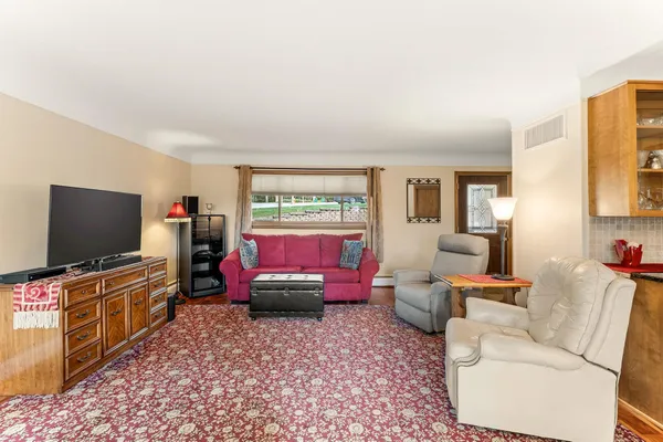 $549,900 | 1800 Hiawatha Court Northeast, Rochester, MN 55906